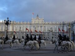 王宮
Palacio Real de Madrid

アルメリア広場
Plaza de la Armería