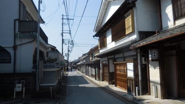 　街並みを歩いていると、