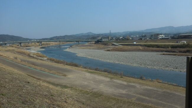 　広々とした吉野川