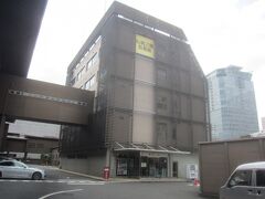 国立劇場の敷地に入って行くとあったのが伝統芸能情報館
無料ですが､中は撮影禁止です