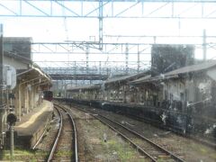 2021.07.23　小倉ゆき区間快速列車車内
鳥栖駅の広い構内、分割併合がよく似合う。