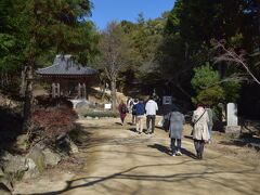 圓教寺まで、少し歩きます。