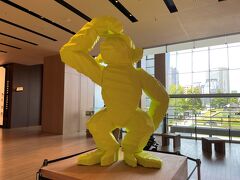 東京・六本木『東京ミッドタウン』ガレリア1・2・3F

2021年7月16日からスタートした「Let's find the Friends!　
ミッドタウンにかくれたどうぶつのともだち」のアートの写真。

館内のあちこちにあり、見つけるたびに写真を撮りましたw

東京ミッドタウンのガレリア1～3Fで、どうぶつたちを探そう！
ヒントは黄色。館内のいろいろなところに隠れたどうぶつたちを
見つけて友達になろう！

「感性と出会う街なかアート SUMMER ART ZOO」

この夏、東京ミッドタウンにアートな動物園「SUMMER ART ZOO」
が誕生！アーティスト大宮エリーが手掛ける色彩あふれるWALL ART、
アーティストWA!moto. によるSTREET ART、ここでしか出会えない
アートな動物たちを見つけにいこう。

＜会場＞
ガレリア1・2・3F

＜会期＞
2021年7月16日(金)～9月5日(日) 11:00～20:00
※新型コロナウィルス感染拡大防止のため時間が変更になる場合が
ございます。最新情報はウェブサイトをご確認ください。