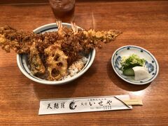 隅田川散策後は
蔵前いせやで天丼!(^^)!

東京の天麩羅おいしいのよね…。
以上で息子の写真は終わりです。