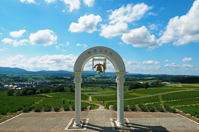 気持ちのいい風を受け止めながらラベンダー園を見渡すも…