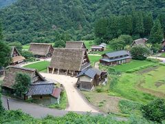 往路では通過した五箇山の合掌造り集落の菅沼合掌造り集落にもトイレ休憩を兼ねて立ち寄りました。短時間でも駐車場は有料です。