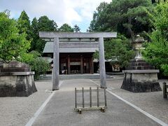 射水神社。

711年創建ともいわれる格式のある神社です。

