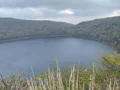 寄り道して大浪池に来ました。中々素晴らしい池です。