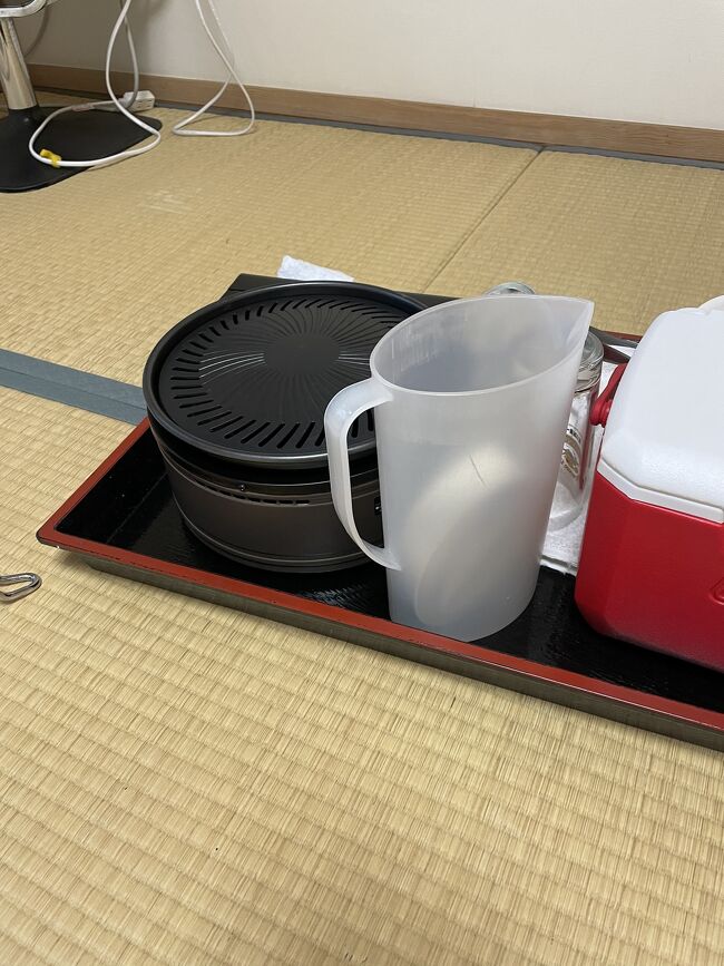 一日目は部屋で焼肉。1000円でレンタルできます