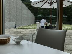 展示をじっくりみたあとは、美術館内のレストラン アレイにてランチです。
