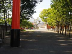 東寺を出て伏見稲荷大社御旅所の脇を通って・・・

御旅所とは、祭礼のときに神輿を本宮から移し一時的に奉安する場所。

