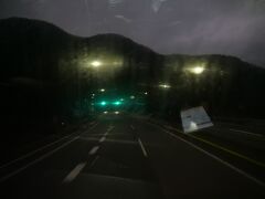 ★17：10
恵那山トンネルを越えて、東海地方へ入る頃には日没を迎えました。
その後小牧JCTから名神高速に入りますが、まだまだゴールの大阪までは200キロ弱あります…