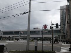 12:05　車はホテルに預けたまま富山駅に来ました。