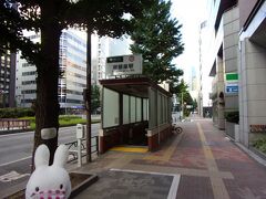 前泊でお世話になったホテルを出て、東銀座駅へ。
都営地下鉄に乗って行こうと思ったのですが…、ここの入口が開いてない(◎_◎;)？！