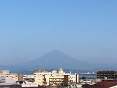 連休初日。朝からの快晴です。暑い位置になりそうです。