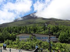 富士山五合目
とても涼しい＆空気が薄いのを、久々に体感した気がします・・