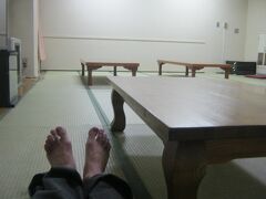 で、お風呂に入った後は、こちらの休憩室で一眠り。