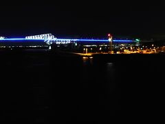 橋が近づいて来ました。