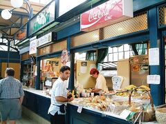 中央市場の２階のスタンド総菜屋さんでお昼。
庶民的な価格で地元のフツウのご飯がいただけました（たぶん）。