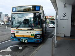 バスターミナルから朝は結構本数出ています。
終点佐賀城跡まで乗車。