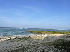 宮里海岸へ海況を見に行きます。
まだ波が高いなぁ～。

朝ご飯前に海を眺めながらぼ～～っとします。
気持ちイイなぁ～。(#^.^#)