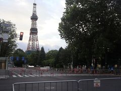 大通公園の周辺は完全に封鎖されていました　南北間が渡れません