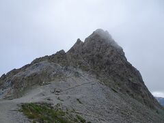 槍ヶ岳には既に2回登っているし、天気も芳しくないので、今回は登頂しませんでした。