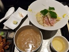 肥後橋でいつも行列のラーメンやさんが並んでなかったので行きました。

毎日5食限定の冷やしつけそば