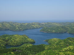おーっ！
青い海と緑の島々。
これは絶景です！