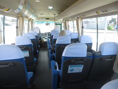 最寄りのフロンティア フラヌイ温泉前のバス停から上富良野町営バスで登山口のある十勝岳温泉へ。