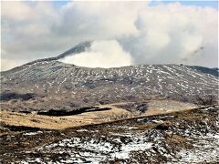 阿蘇中岳火口の墳煙
　登山の前に　"阿蘇火山火口規制情報”　をチェック！
　
　　

　