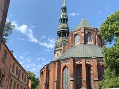 聖ペテロ教会　リガのランドマーク的な存在の教会で高さ123mの特徴的な尖塔がそびえる教会