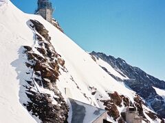 ユングフラウヨッホ

山の上にスフィンクス展望台が見えます。