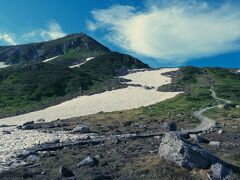 視線を上げれば浄土山

青い空に映えるね