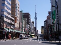 田原町駅で下車。早速、見えています。