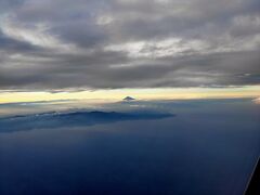 夕暮れ富士山。
ちょっと遠いな～