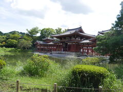 車で移動して、平等院鳳凰堂を見学しました。