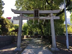 熊野神社にお参りします。