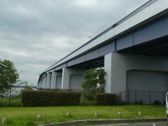 横のコれが琵琶湖大橋