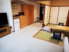 この日　山小屋泊をキャンセルしたので、急遽当日予約したのが「大江戸温泉物語　ホテル木曽路」。和洋室の部屋はかなり広かった。大浴場も満足！
