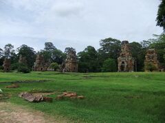 　プラサット・スウル・プラット
 
 「綱渡りの塔」と言われているそうです。
　
　

  

 