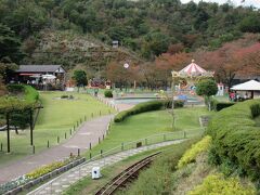 頂上は「天橋立ビューランド」という遊園地になっています。
観覧車やゴーカート、児童用遊具、展望レストランなどがあります。