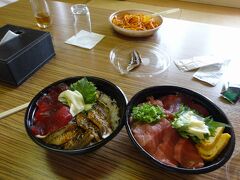 　タクシーでホテルに戻り、お昼ご飯の時間です。１年以上ぶりに食べた場外市場の海鮮丼、「こんなにうまかったっけ！？」という程のうまさでした。
　我が子は、セブンイレブンのナポリタンをモリモリ。はやく生魚を食べられるようになるといいね。
