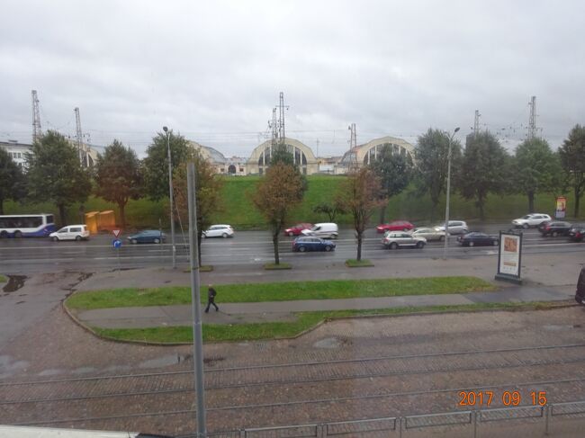 ９月１５日（金）朝のホテルの部屋からの景色<br />曇り空です