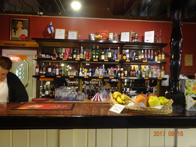 サービスエリア内にはバーもありますが、お酒の提供は良いのかな？？