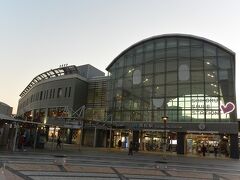 「JRホテルクレメント高松」から
JR高松駅前を通って街に出て夕食タイム。