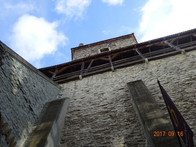 城壁の高さも結構高いですね<br />後で登ってみます