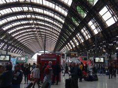 ミラノセントラル駅到着、ローマからミラノまでは .Italo 乗車。