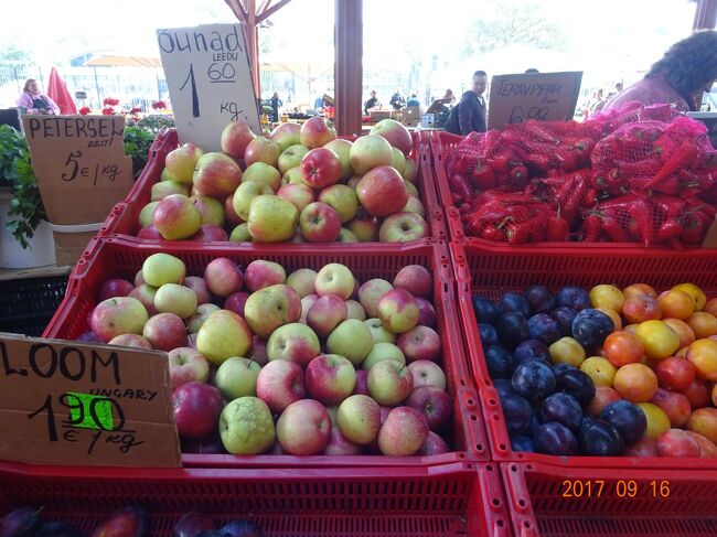 リンゴや桃等も多くあります<br />見ていても目が癒されますね！