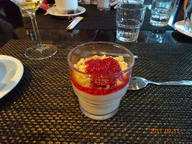 最後にデザートをいただき夕食が終わります<br /><br />最後の行程はタリンからフェリーに乗船しヘルシンキに移動します。<br />ヘルシンキの市内を少しだけ観光して、空港に向かい１６：４５発のフィンエアーで帰国の途に着きます。<br />　詳細は最後のヘルシンキ編　その４になります。